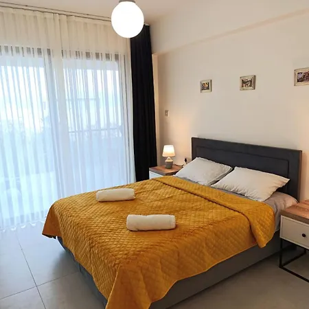 Family Large In Bahceli Lägenhet