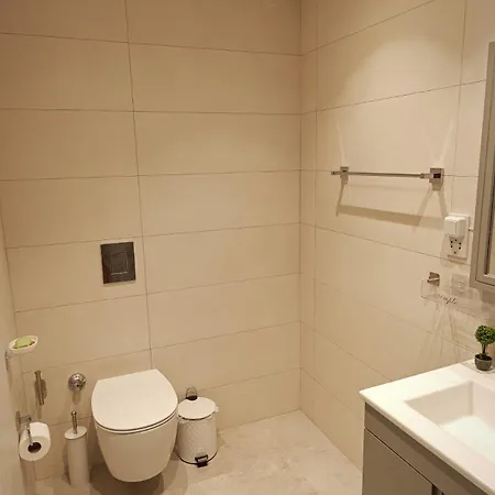 Family Large In Bahceli Lägenhet