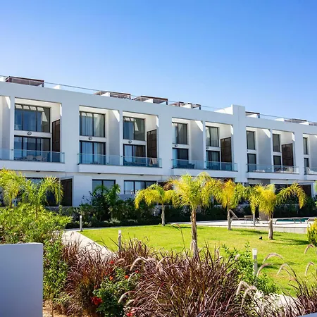 Family Large In Bahceli Aglantzia