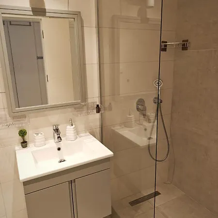 Family Large In Bahceli דירה *