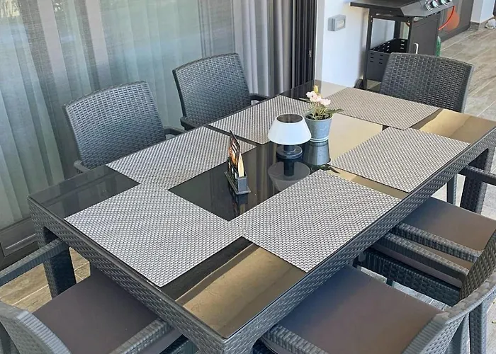 Family Large In Bahceli Aglantzia